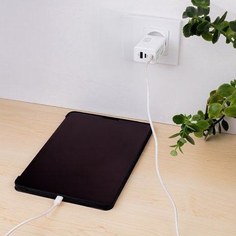 Maxlife ładowarka sieciowa PD QC MXTC-08-65ACC 2x USB-C 1x USB 65W biała Maxlife ładowarka sieciowa PD QC MXTC-08-65ACC 2x USB-C 1x USB 65W biała