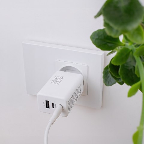 Maxlife ładowarka sieciowa PD QC MXTC-08-65ACC 2x USB-C 1x USB 65W biała Maxlife ładowarka sieciowa PD QC MXTC-08-65ACC 2x USB-C 1x USB 65W biała