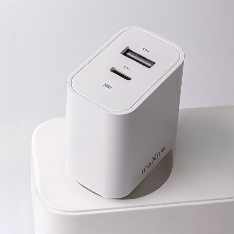 Maxlife ładowarka sieciowa PD QC MXTC-06-20AC 1x USB-C 1x USB 20W biała + kabel USB-C - USB-C 20W Maxlife ładowarka sieciowa PD QC MXTC-06-20AC 1x USB-C 1x USB 20W biała + kabel USB-C - USB-C 20W